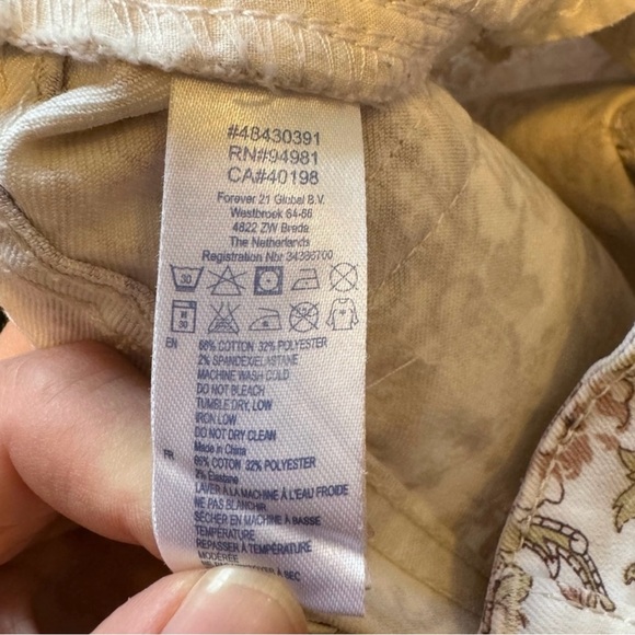 ✨ Forever 21 Premium Denim Paisley Patterned Skinny Jeans - Picture 7 of 8